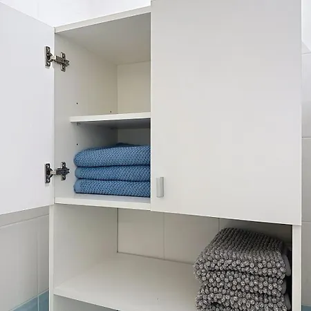 3p Terrace, With Air Conditioning And Center Within Walking Distance