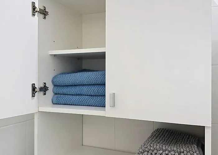 3p Terrace, With Air Conditioning And Center Within Walking Distance