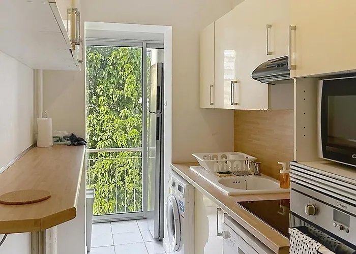 3p Terrace, With Air Conditioning And Center Within Walking Distance * أنتيب