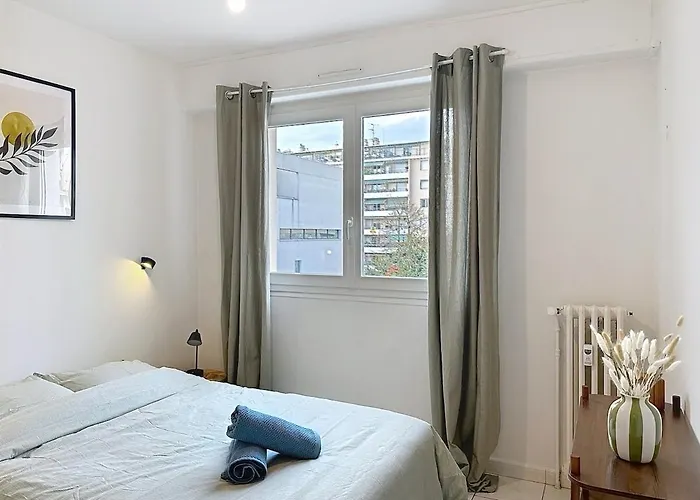 3p Terrace, With Air Conditioning And Center Within Walking Distance