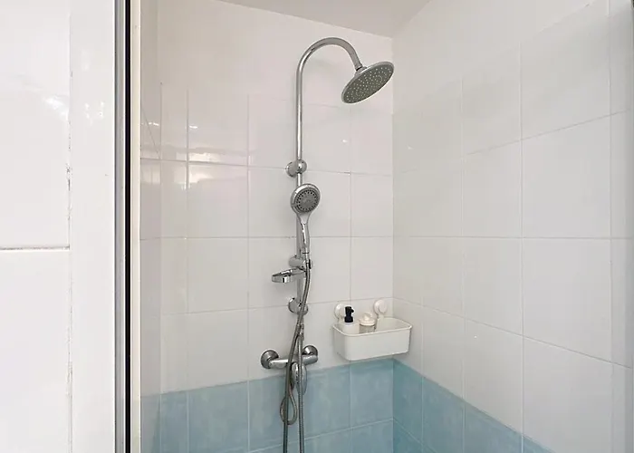 3p Terrace, With Air Conditioning And Center Within Walking Distance شقة أنتيب